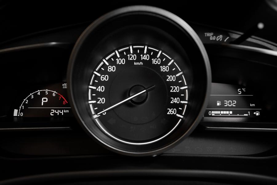 Панель приборов Mazda3 Sedan 2016 года  (WW) (фото 27 из 37)